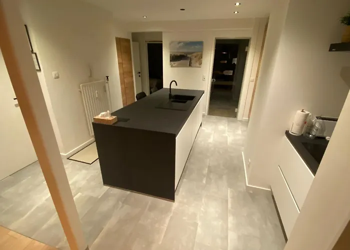 Апартаменти Spacious With Sea View