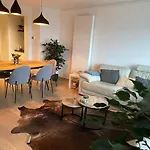 Spacious With Sea View Apartment *