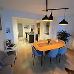 Spacious With Sea View Apartment *