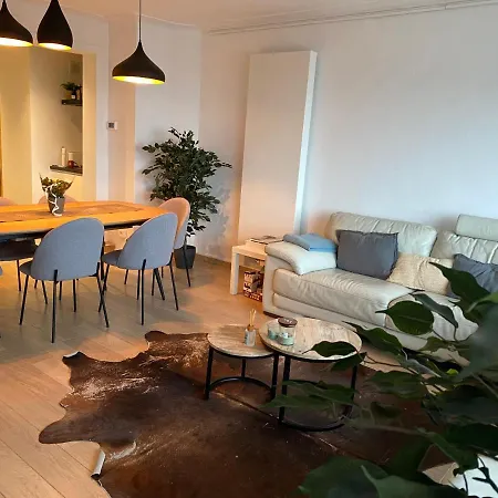 Spacious With Sea View Apartmán *