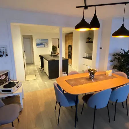 Spacious With Sea View Apartment