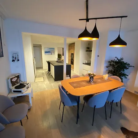 Spacious With Sea View Apartmán *