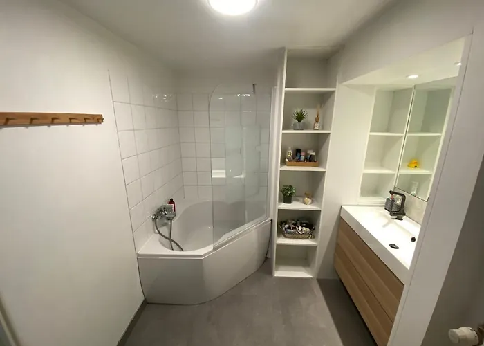 Spacious With Sea View Apartment